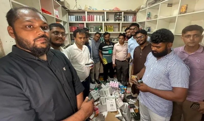 বরিশালে নকল প্রসাধনী বিক্রির অভিযোগে প্রতিষ্ঠান সিলগালা